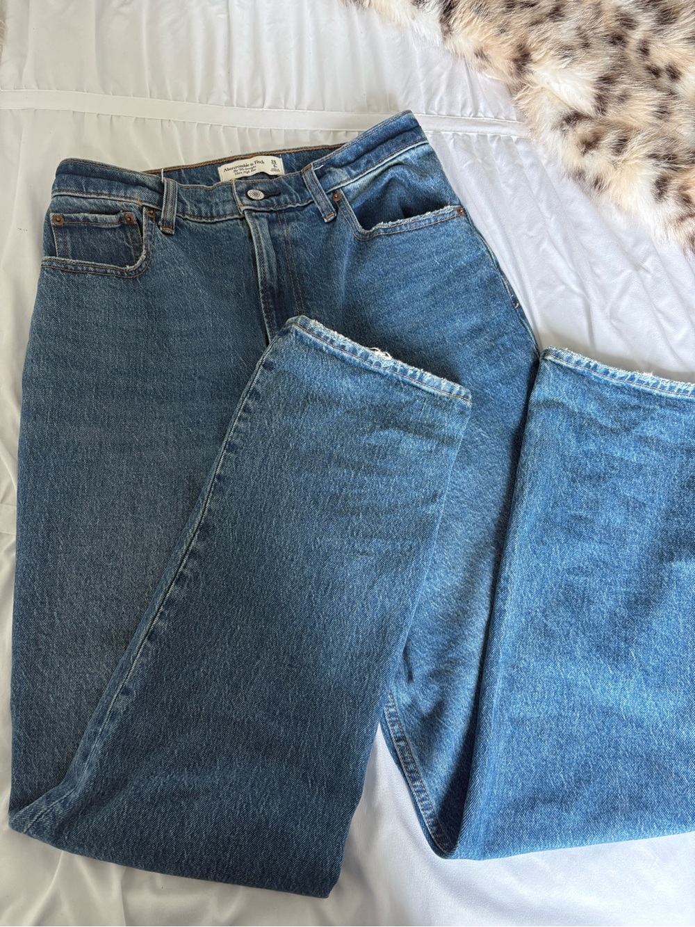 Abercrombie & Fitch 90’s Straight Ultra High Rise Jeans
